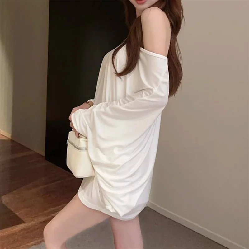 Oversized Off-Shoulder Tee