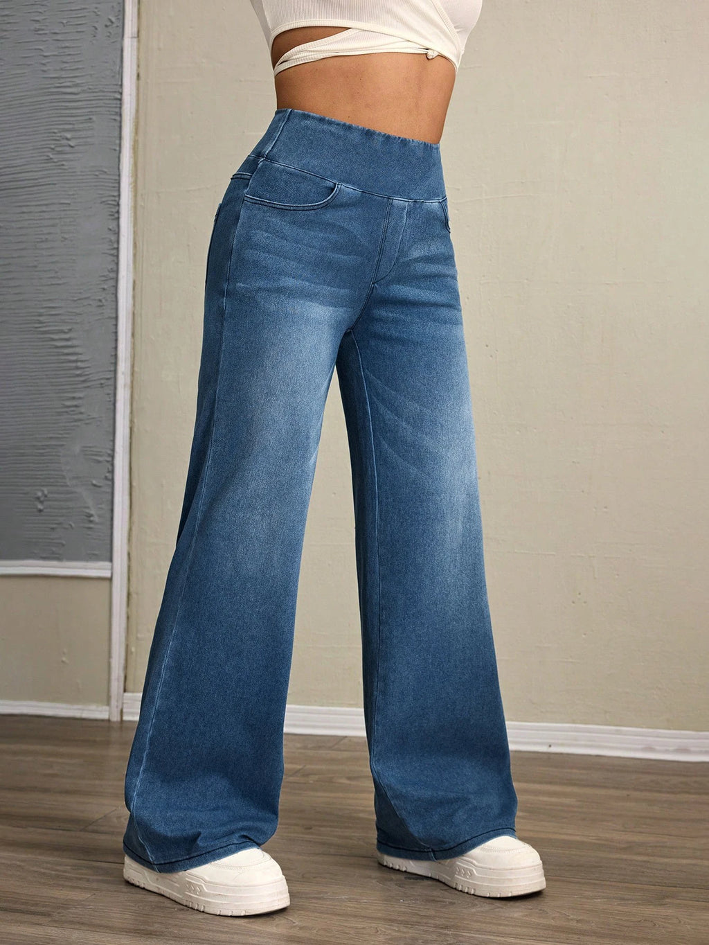 Smooth Fit Wide Jeans