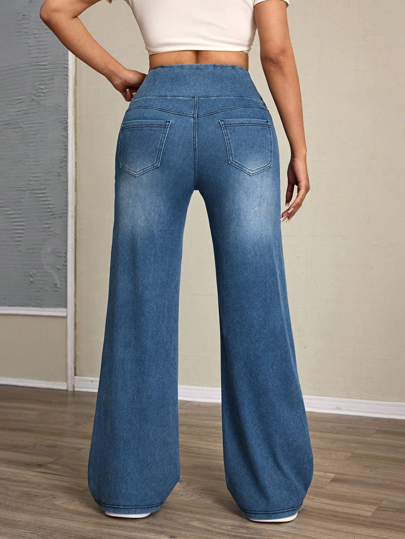 Smooth Fit Wide Jeans
