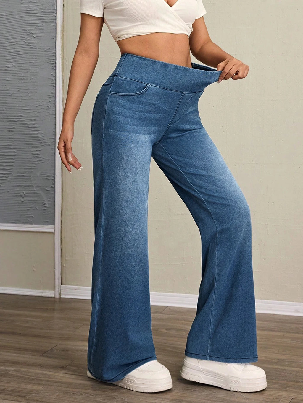 Smooth Fit Wide Jeans